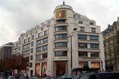 louis vuitton palazzo parigi|More.